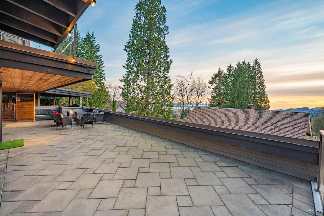 Cypress: Private Bedroom/Bathroom/Office, With Shared Pool, Hot Tub North Vancouver Exterior foto
