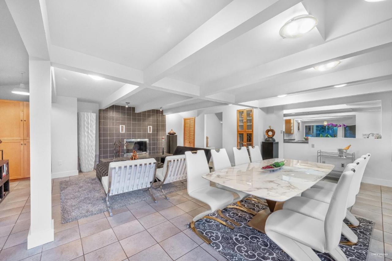 Cypress: Private Bedroom/Bathroom/Office, With Shared Pool, Hot Tub North Vancouver Exterior foto