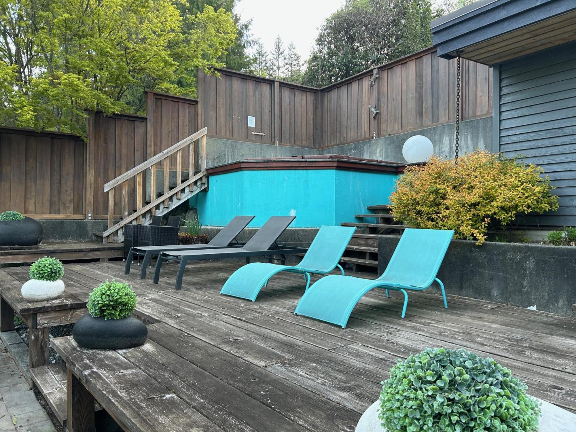 Cypress: Private Bedroom/Bathroom/Office, With Shared Pool, Hot Tub North Vancouver Exterior foto