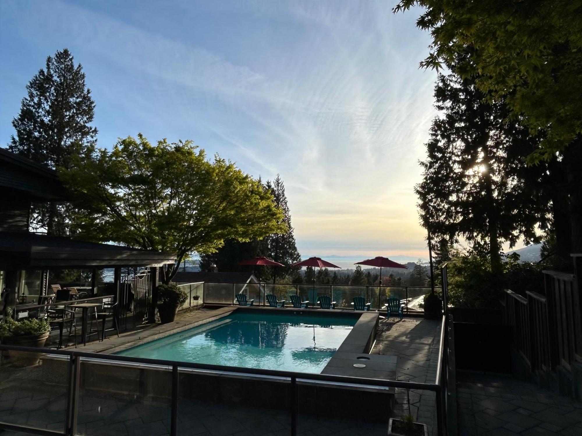 Cypress: Private Bedroom/Bathroom/Office, With Shared Pool, Hot Tub North Vancouver Exterior foto