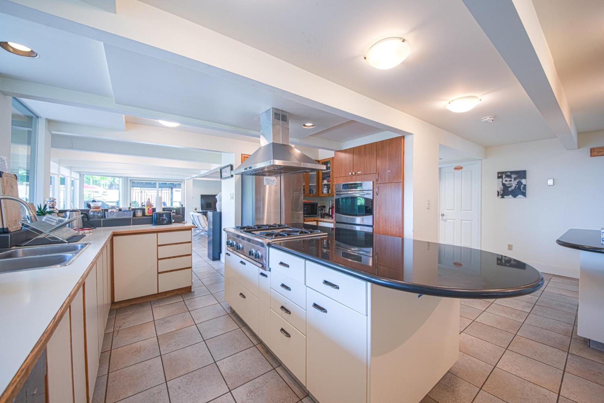 Cypress: Private Bedroom/Bathroom/Office, With Shared Pool, Hot Tub North Vancouver Exterior foto