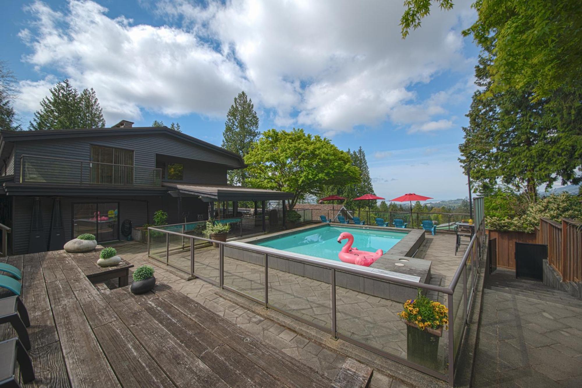 Cypress: Private Bedroom/Bathroom/Office, With Shared Pool, Hot Tub North Vancouver Exterior foto