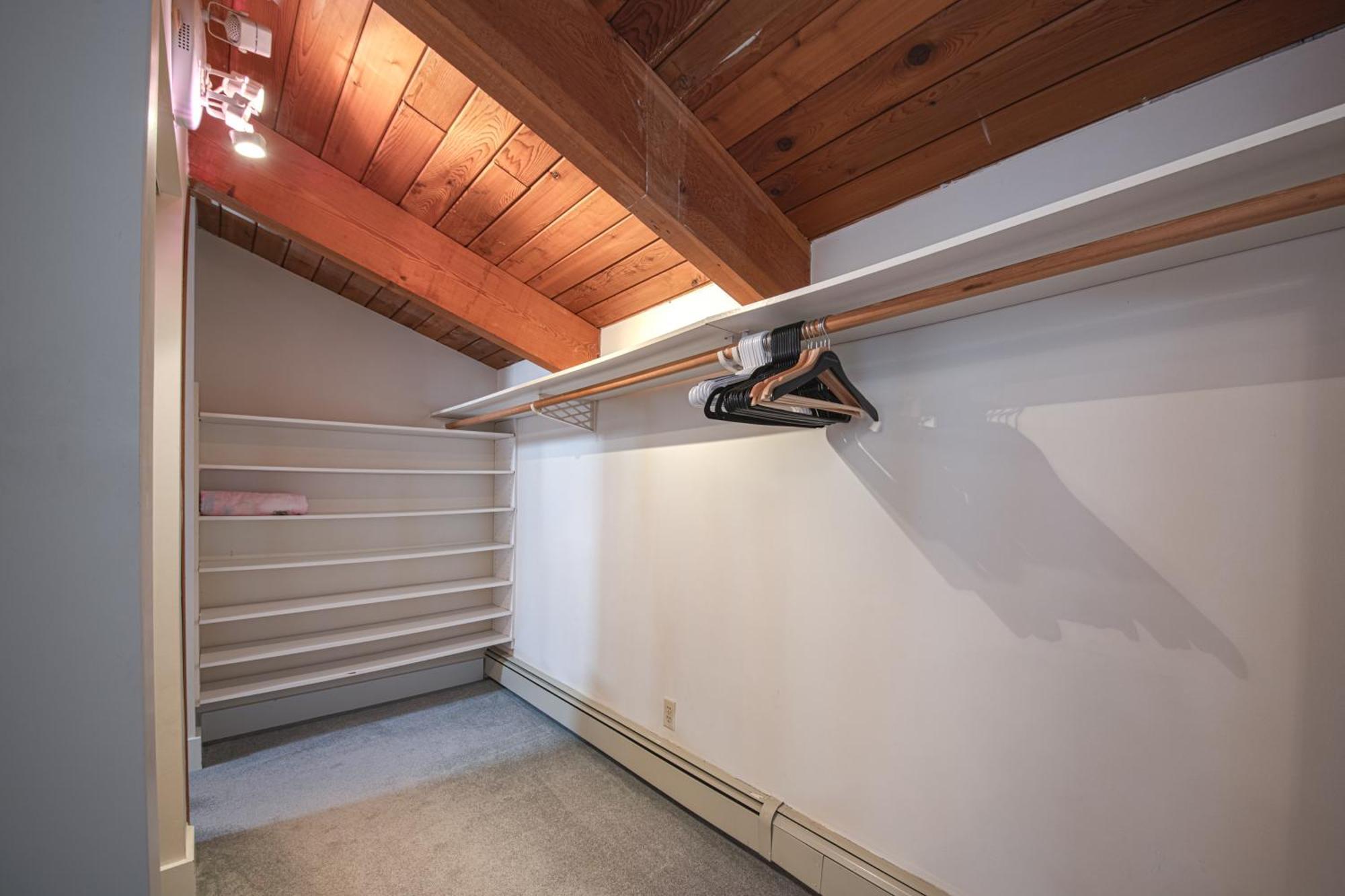 Cypress: Private Bedroom/Bathroom/Office, With Shared Pool, Hot Tub North Vancouver Exterior foto