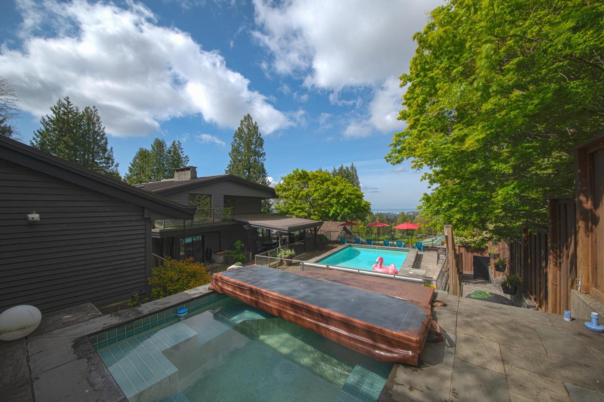Cypress: Private Bedroom/Bathroom/Office, With Shared Pool, Hot Tub North Vancouver Exterior foto