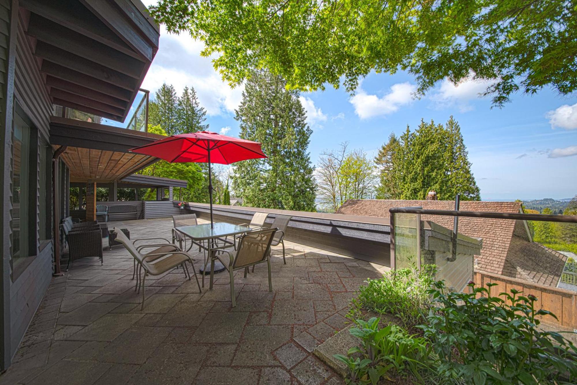 Cypress: Private Bedroom/Bathroom/Office, With Shared Pool, Hot Tub North Vancouver Exterior foto