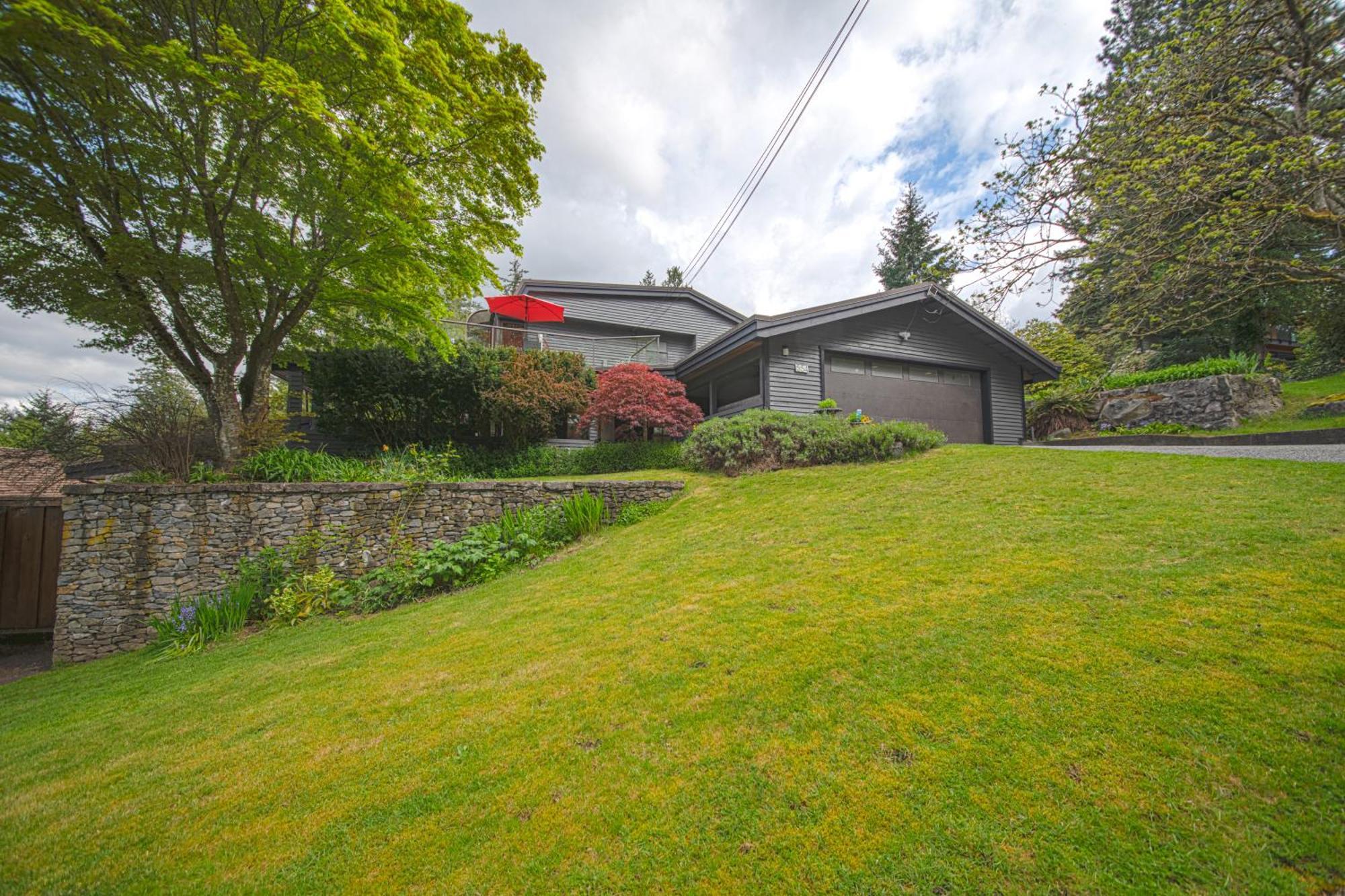 Cypress: Private Bedroom/Bathroom/Office, With Shared Pool, Hot Tub North Vancouver Exterior foto