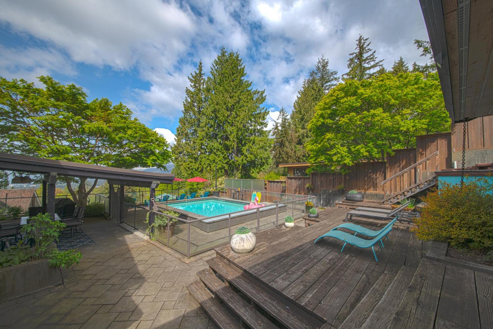 Cypress: Private Bedroom/Bathroom/Office, With Shared Pool, Hot Tub North Vancouver Exterior foto